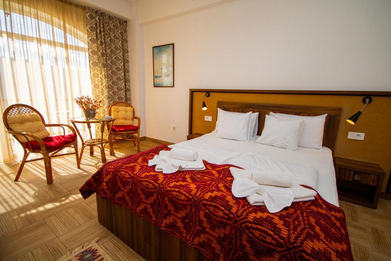 Hotel Mai Danube Ieşelniţa Exterior foto