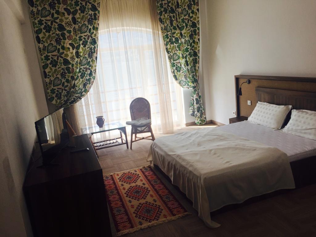 Hotel Mai Danube Ieşelniţa Exterior foto