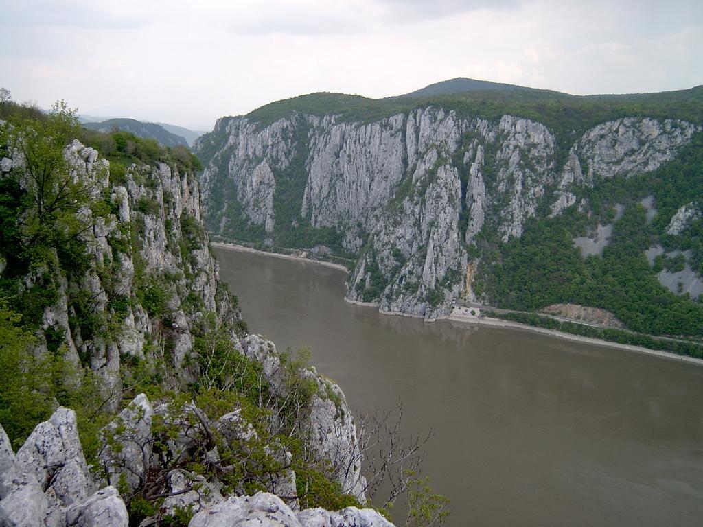 Hotel Mai Danube Ieşelniţa Exterior foto