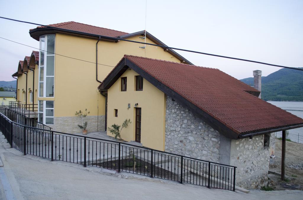 Hotel Mai Danube Ieşelniţa Exterior foto