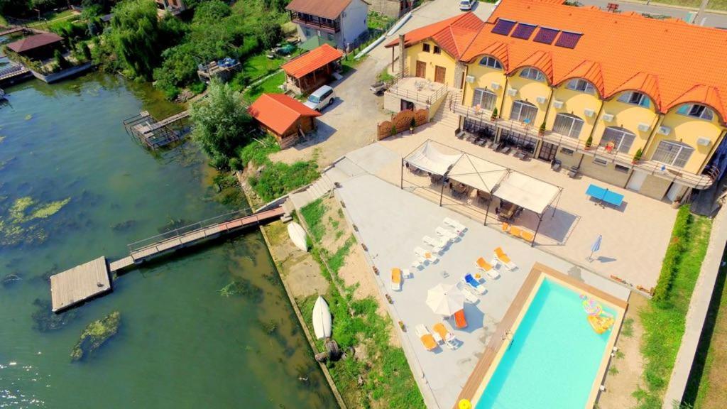 Hotel Mai Danube Ieşelniţa Exterior foto
