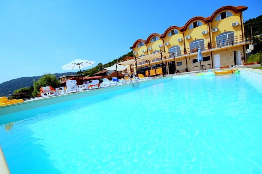 Hotel Mai Danube Ieşelniţa Exterior foto