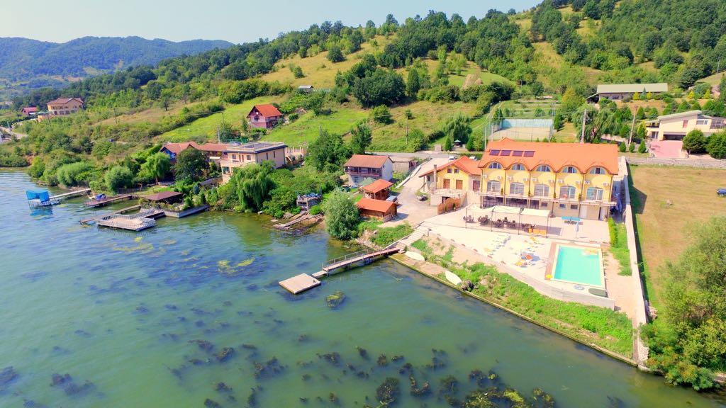 Hotel Mai Danube Ieşelniţa Exterior foto