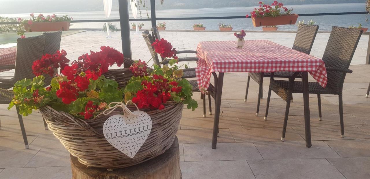 Hotel Mai Danube Ieşelniţa Exterior foto